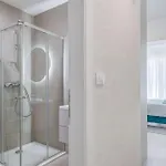 Six On Pool Appartamento Makarska
