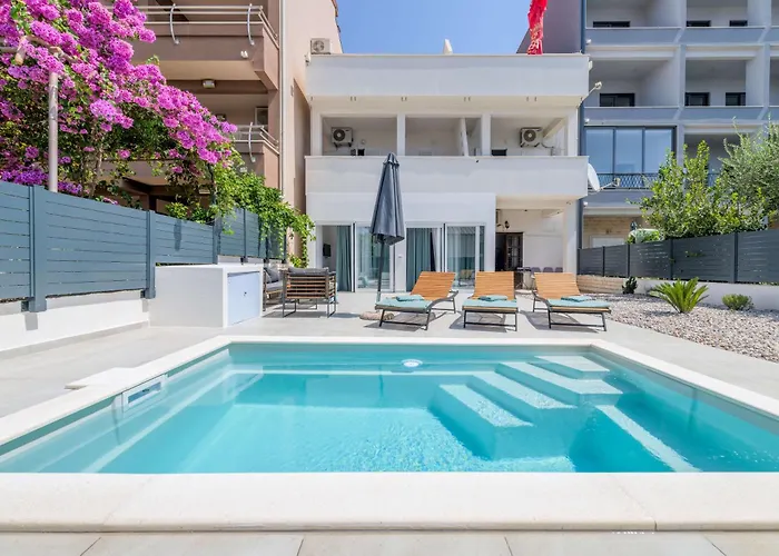 Apartament Six On Pool