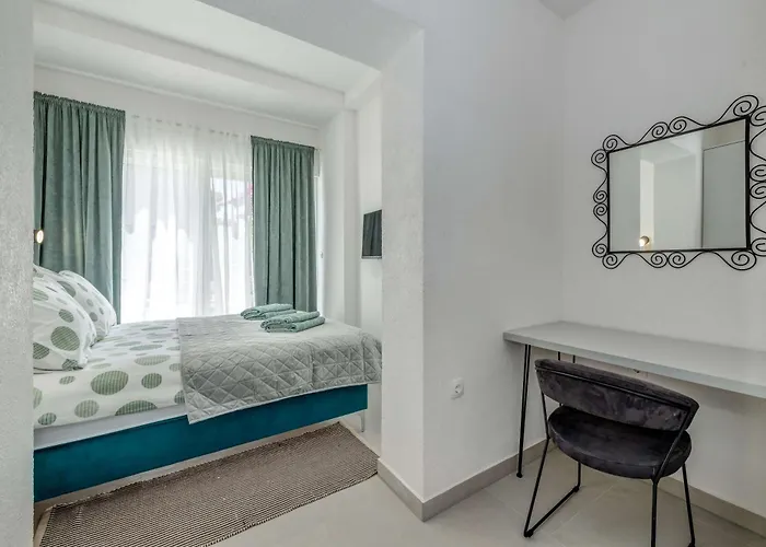Apartament Six On Pool