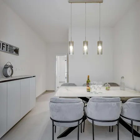 Apartament Six On Pool